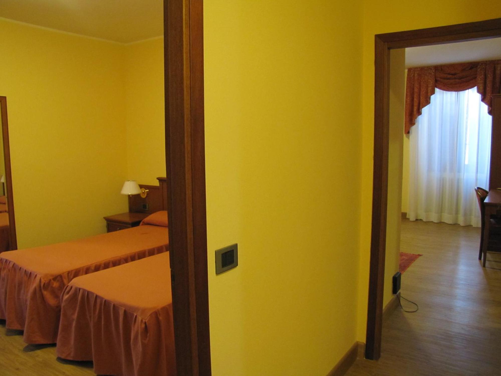 Hotel Ristorante Combolo Teglio Kültér fotó